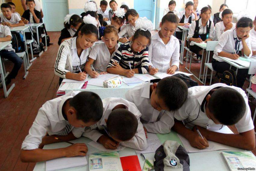 Қирғизистон мактаблари электр энергиясидан узилади